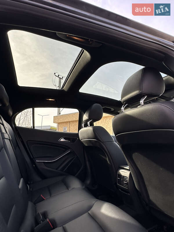 Внедорожник / Кроссовер Mercedes-Benz GLA-Class 2019 в Киеве