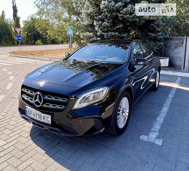 Внедорожник / Кроссовер Mercedes-Benz GLA-Class 2019 в Киеве