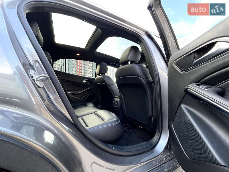 Внедорожник / Кроссовер Mercedes-Benz GLA-Class 2017 в Киеве