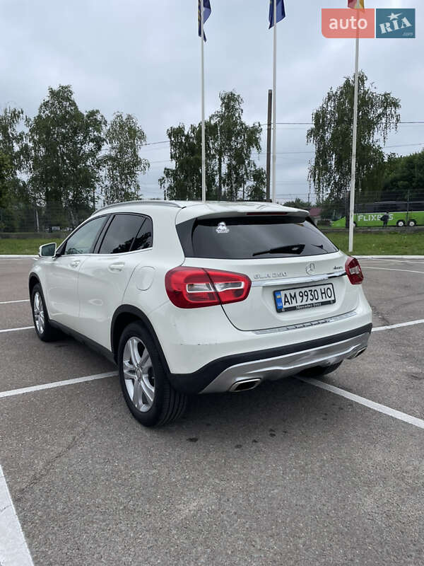 Внедорожник / Кроссовер Mercedes-Benz GLA-Class 2016 в Киеве