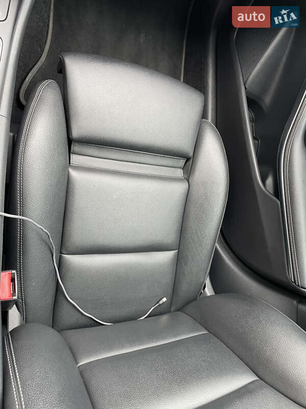 Внедорожник / Кроссовер Mercedes-Benz GLA-Class 2016 в Киеве