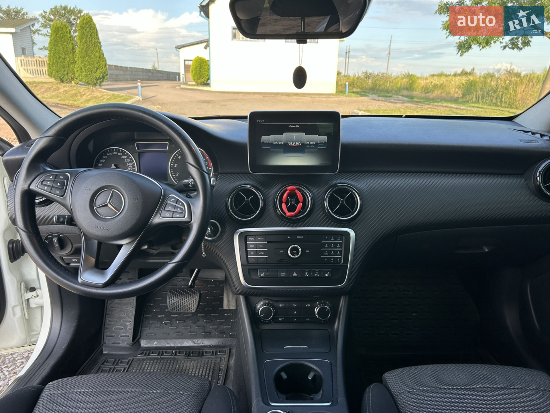 2016 Mercedes-Benz GLA-klasse - мініатюра 32