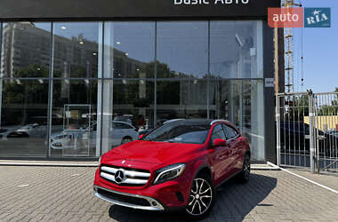 Позашляховик / Кросовер Mercedes-Benz GLA-Class 2015 в 