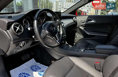 Позашляховик / Кросовер Mercedes-Benz GLA-Class 2015 в 