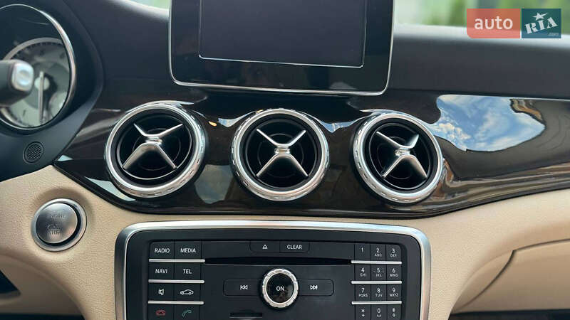 Внедорожник / Кроссовер Mercedes-Benz GLA-Class 2016 в Ирпене