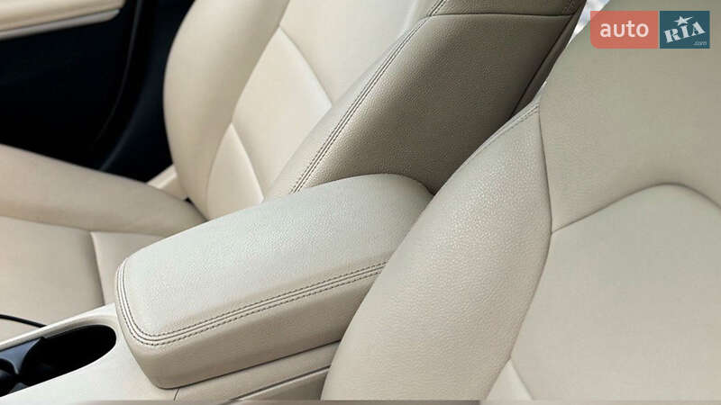 Внедорожник / Кроссовер Mercedes-Benz GLA-Class 2016 в Ирпене