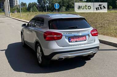 Позашляховик / Кросовер Mercedes-Benz GLA-Class 2015 в 