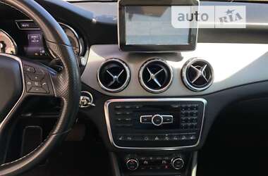 Позашляховик / Кросовер Mercedes-Benz GLA-Class 2015 в 