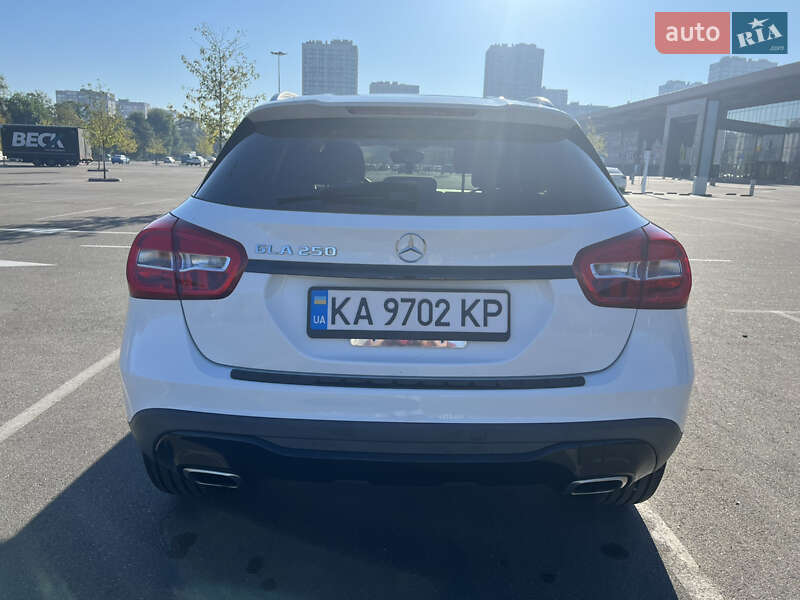 Внедорожник / Кроссовер Mercedes-Benz GLA-Class 2018 в Киеве