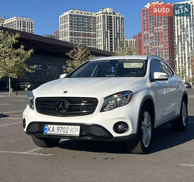 Внедорожник / Кроссовер Mercedes-Benz GLA-Class 2018 в Киеве