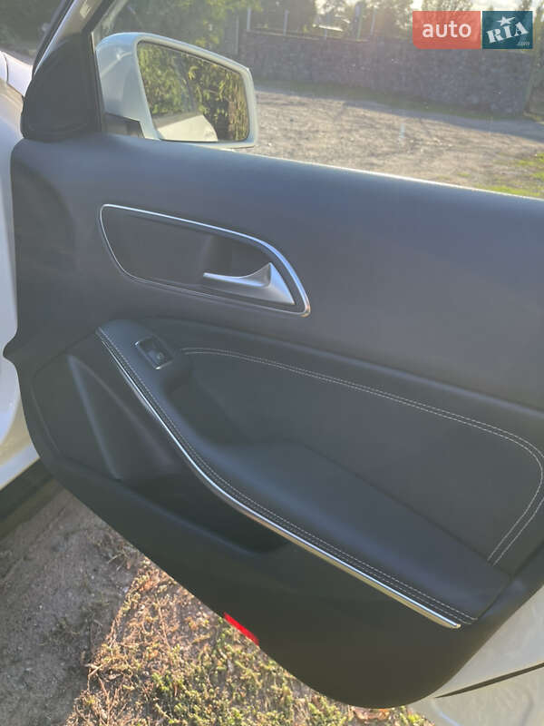 Внедорожник / Кроссовер Mercedes-Benz GLA-Class 2016 в Первомайске фото 12 Внедорожник / Кроссовер Mercedes-Benz GLA-Class 2016 в Первомайске