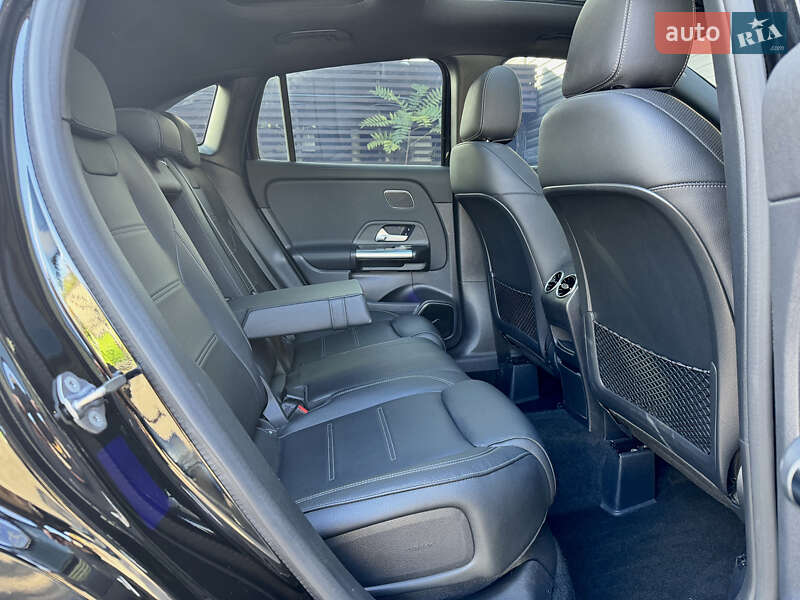 Внедорожник / Кроссовер Mercedes-Benz GLA-Class 2022 в Киеве