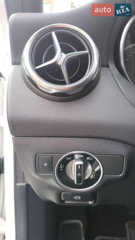 Внедорожник / Кроссовер Mercedes-Benz GLA-Class 2018 в Львове фото 10 Внедорожник / Кроссовер Mercedes-Benz GLA-Class 2018 в Львове