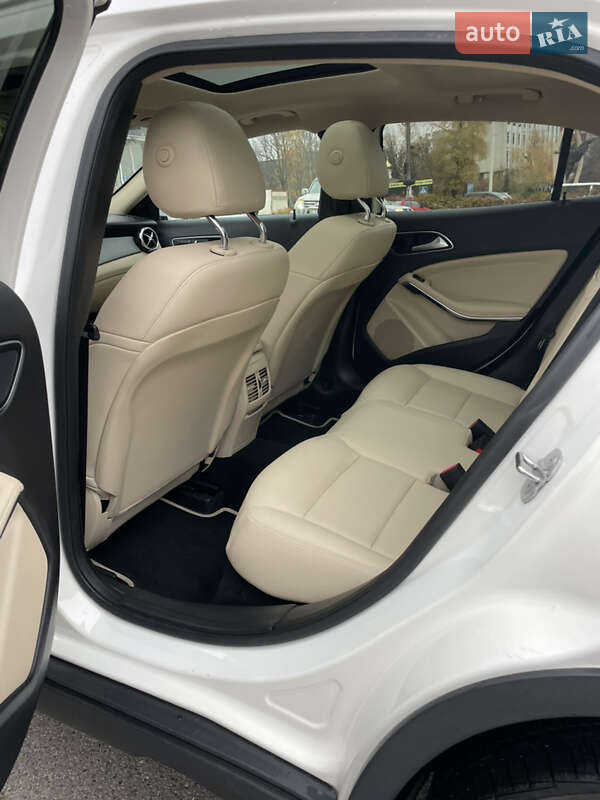 Внедорожник / Кроссовер Mercedes-Benz GLA-Class 2018 в Вышгороде