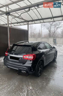 Внедорожник / Кроссовер Mercedes-Benz GLA-Class 2015 в 