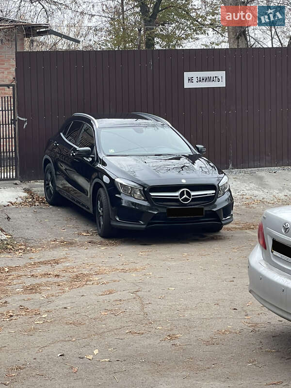 Внедорожник / Кроссовер Mercedes-Benz GLA-Class 2015 в Полтаве