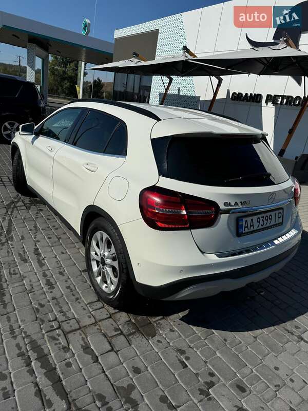 Внедорожник / Кроссовер Mercedes-Benz GLA-Class 2017 в Киеве