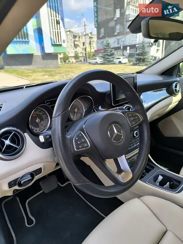 Mercedes-Benz GLA-Class 2017