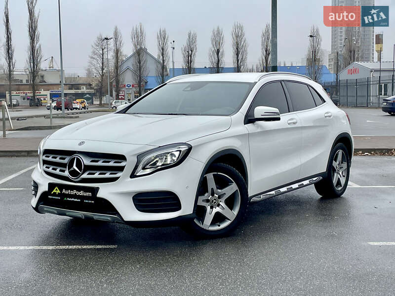 Внедорожник / Кроссовер Mercedes-Benz GLA-Class 2018 в Киеве