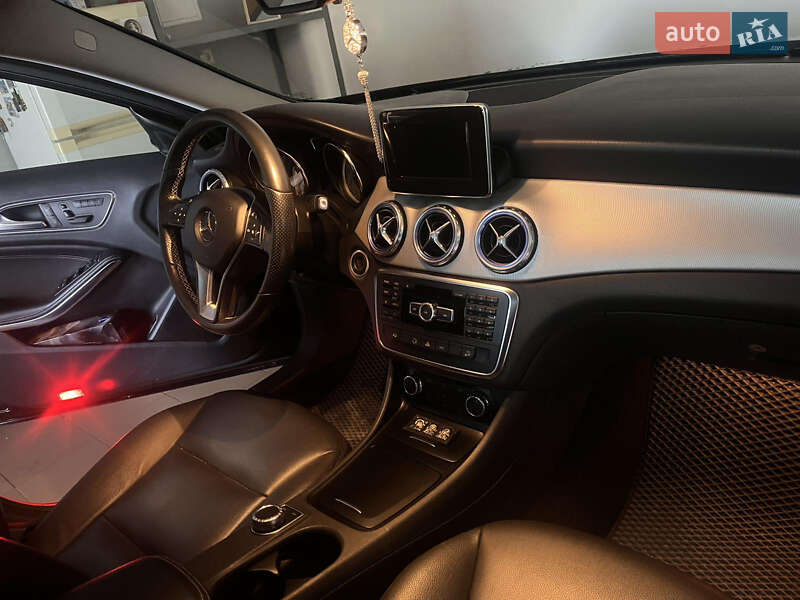 Внедорожник / Кроссовер Mercedes-Benz GLA-Class 2014 в Хмельницком
