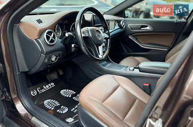 Позашляховик / Кросовер Mercedes-Benz GLA-Class 2014 в 