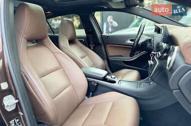 Позашляховик / Кросовер Mercedes-Benz GLA-Class 2014 в 