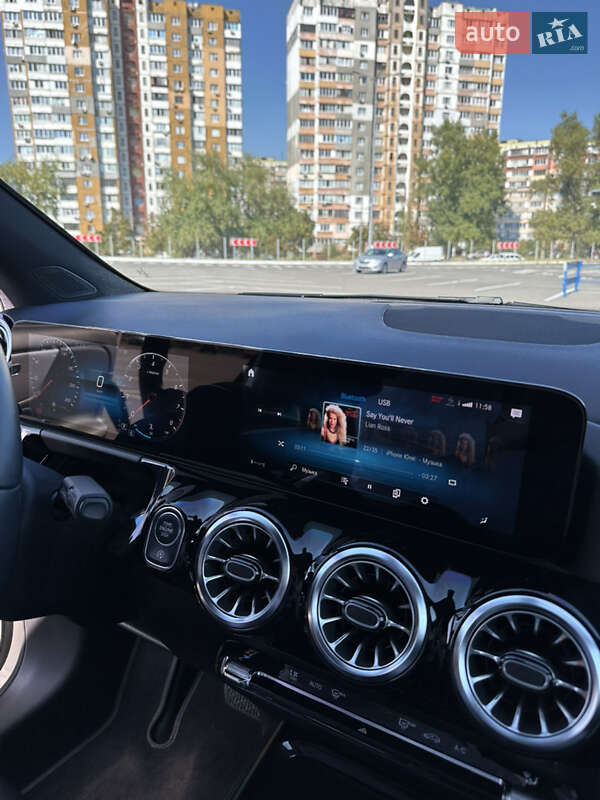 Позашляховик / Кросовер Mercedes-Benz GLA-Class 2021 в Києві