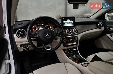 Внедорожник / Кроссовер Mercedes-Benz GLA-Class 2018 в 