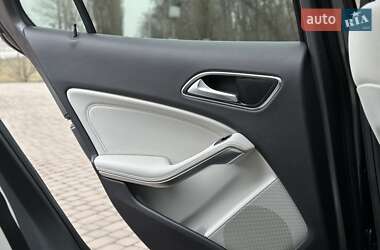 Внедорожник / Кроссовер Mercedes-Benz GLA-Class 2017 в 
