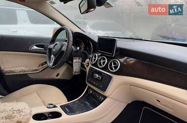 Внедорожник / Кроссовер Mercedes-Benz GLA-Class 2015 в 
