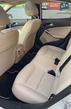 Позашляховик / Кросовер Mercedes-Benz GLA-Class 2017 в 