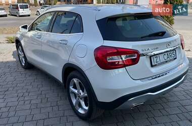 Позашляховик / Кросовер Mercedes-Benz GLA-Class 2017 в 