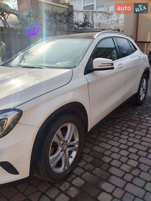 Внедорожник / Кроссовер Mercedes-Benz GLA-Class 2017 в Луцке