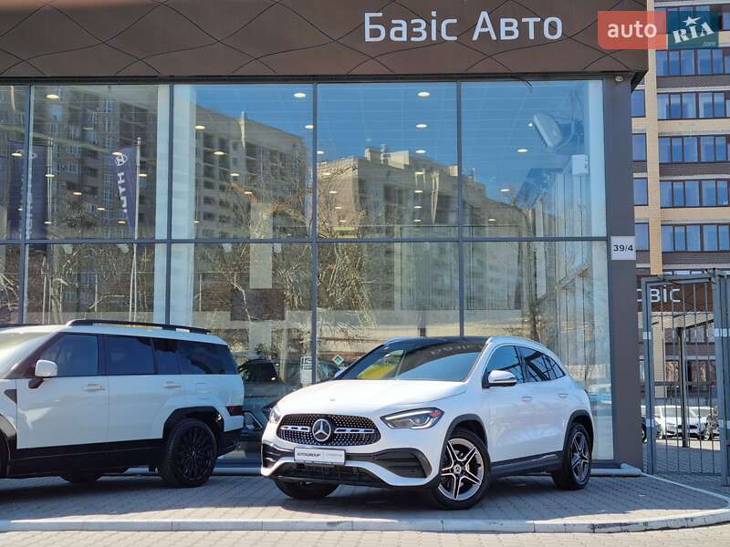 Внедорожник / Кроссовер Mercedes-Benz GLA-Class 2023 в 
