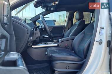 Внедорожник / Кроссовер Mercedes-Benz GLA-Class 2023 в 