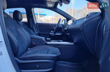 Внедорожник / Кроссовер Mercedes-Benz GLA-Class 2023 в 