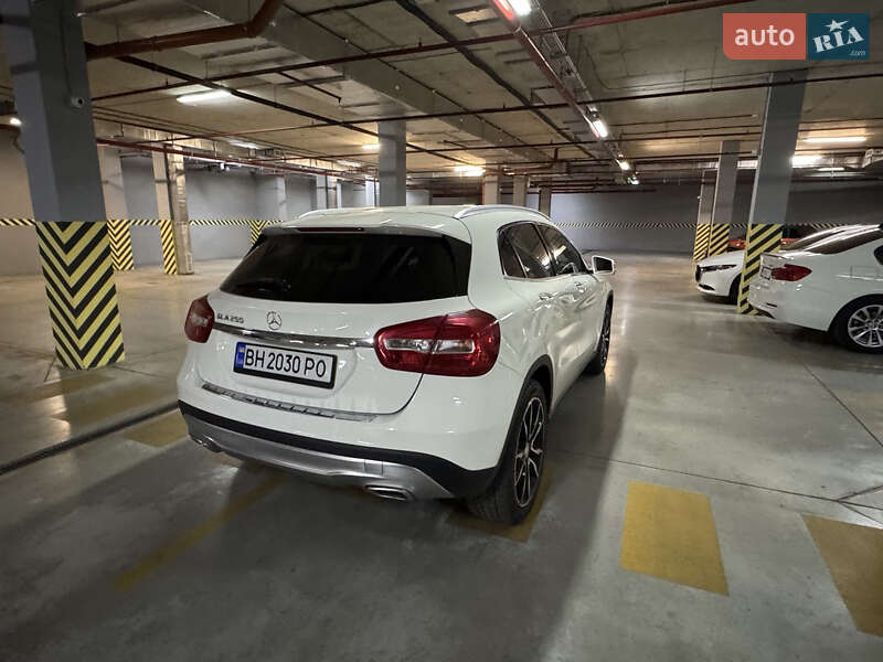 Внедорожник / Кроссовер Mercedes-Benz GLA-Class 2015 в Одессе