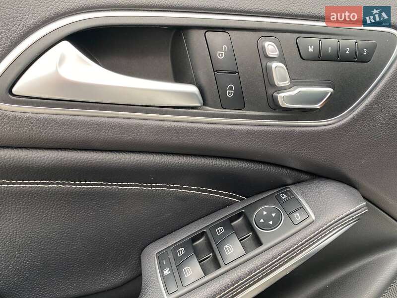 Внедорожник / Кроссовер Mercedes-Benz GLA-Class 2019 в Львове