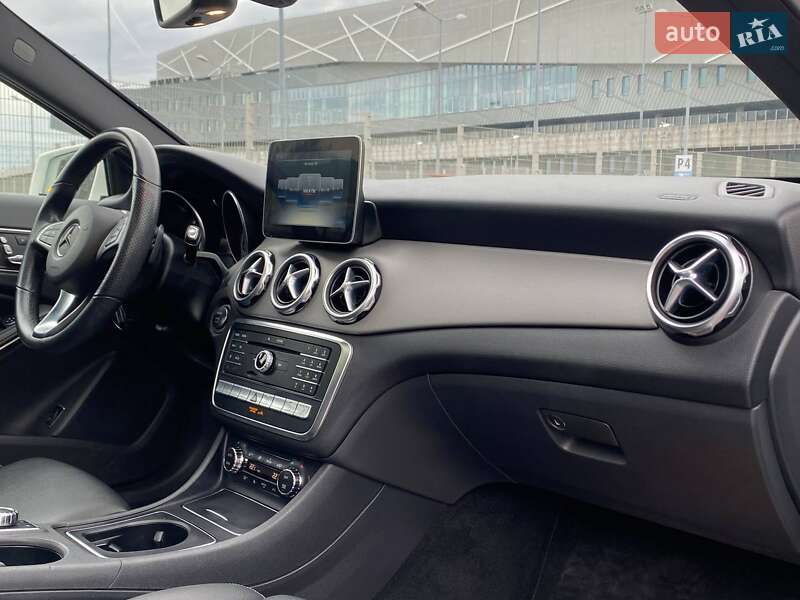 Внедорожник / Кроссовер Mercedes-Benz GLA-Class 2019 в Львове