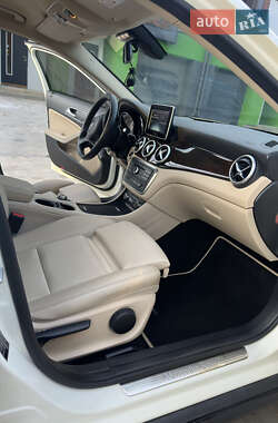 Внедорожник / Кроссовер Mercedes-Benz GLA-Class 2015 в 