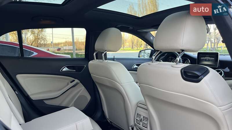 Внедорожник / Кроссовер Mercedes-Benz GLA-Class 2016 в Николаеве