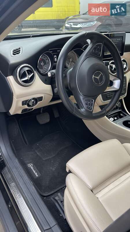 Позашляховик / Кросовер Mercedes-Benz GLA-Class 2016 в Києві
