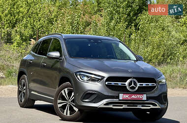Внедорожник / Кроссовер Mercedes-Benz GLA-Class 2021 в 