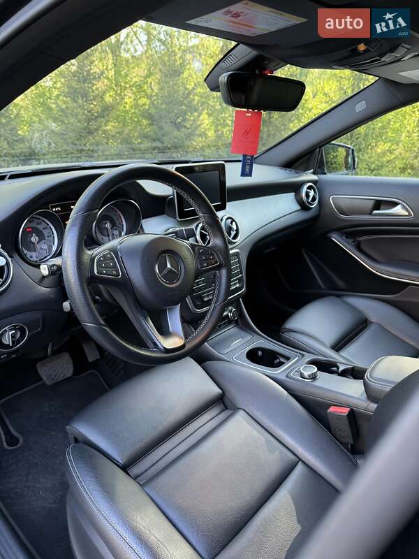 Внедорожник / Кроссовер Mercedes-Benz GLA-Class 2016 в Киеве