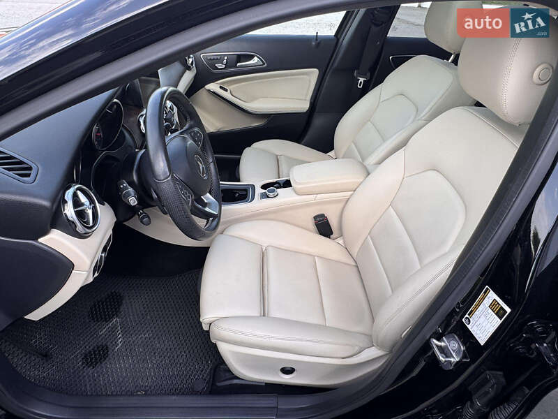 Внедорожник / Кроссовер Mercedes-Benz GLA-Class 2018 в Харькове