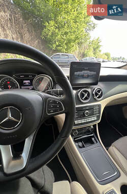 Позашляховик / Кросовер Mercedes-Benz GLA-Class 2017 в 