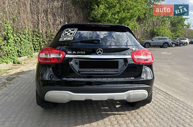 Позашляховик / Кросовер Mercedes-Benz GLA-Class 2017 в 