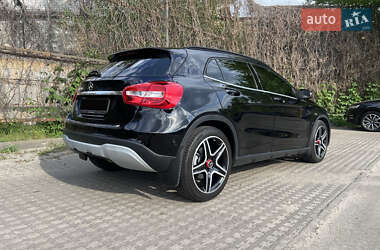 Позашляховик / Кросовер Mercedes-Benz GLA-Class 2017 в 