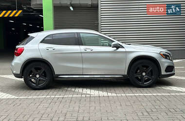 Позашляховик / Кросовер Mercedes-Benz GLA-Class 2015 в 