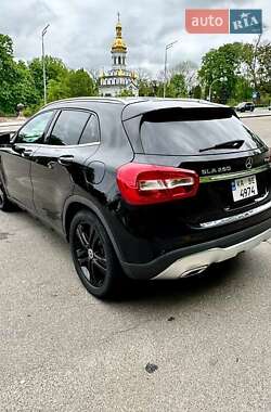 Внедорожник / Кроссовер Mercedes-Benz GLA-Class 2018 в 